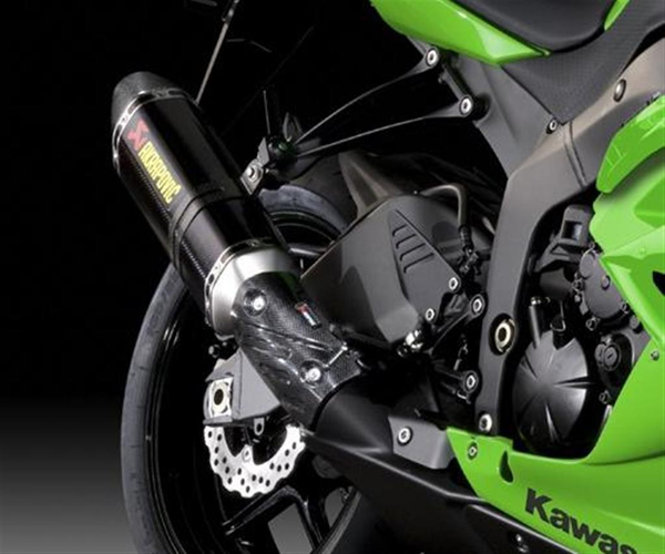 Akrapovič-Auspuff aus Carbon (Ninja ZX-6R)